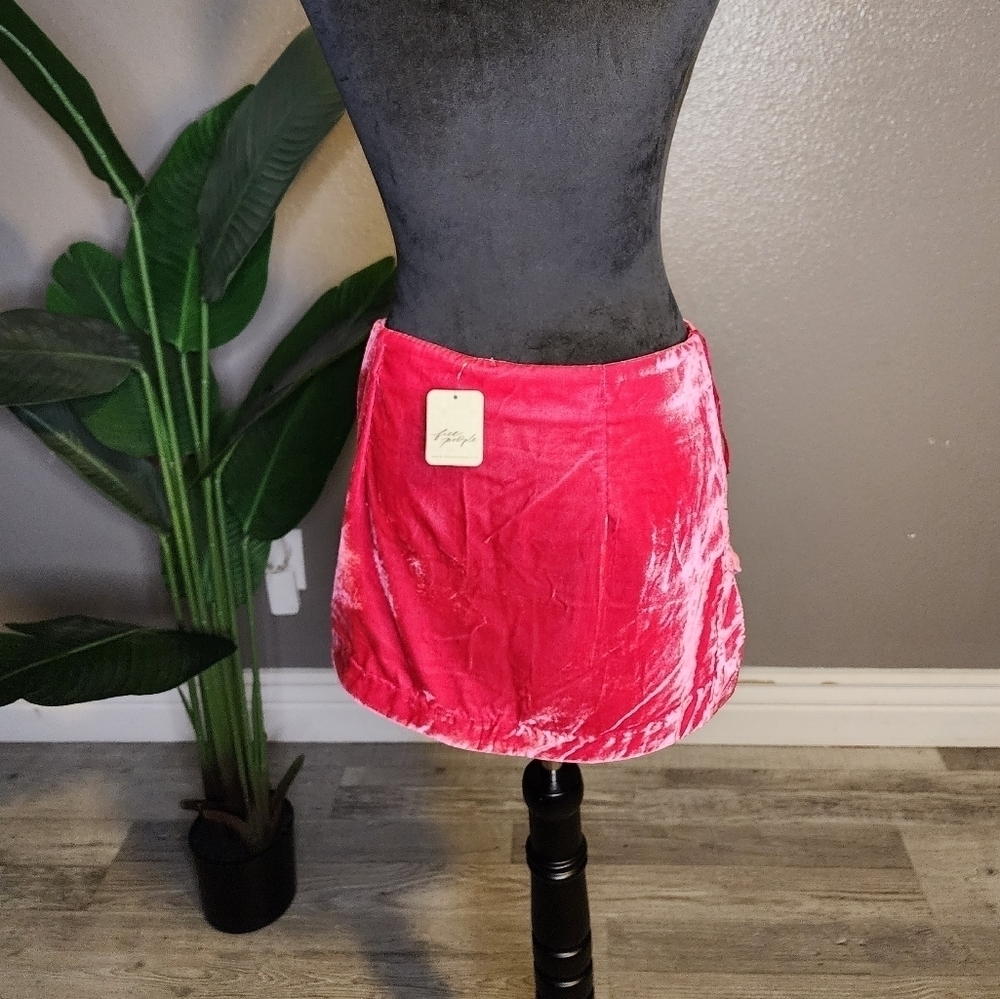 NWT Annalise Velvet Mini Skirt Pink Phenom - Picture 4 of 7